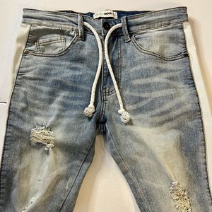 Fashion nova lights wash distressed Jeans